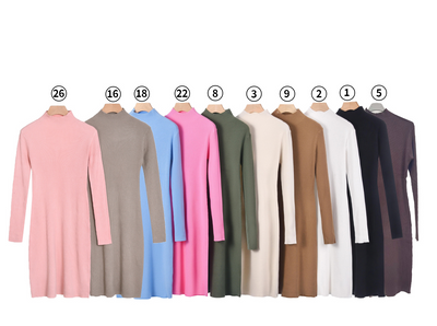 Vestito in maglia con collo alto