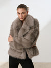 Cappotto peloso con texture soffice